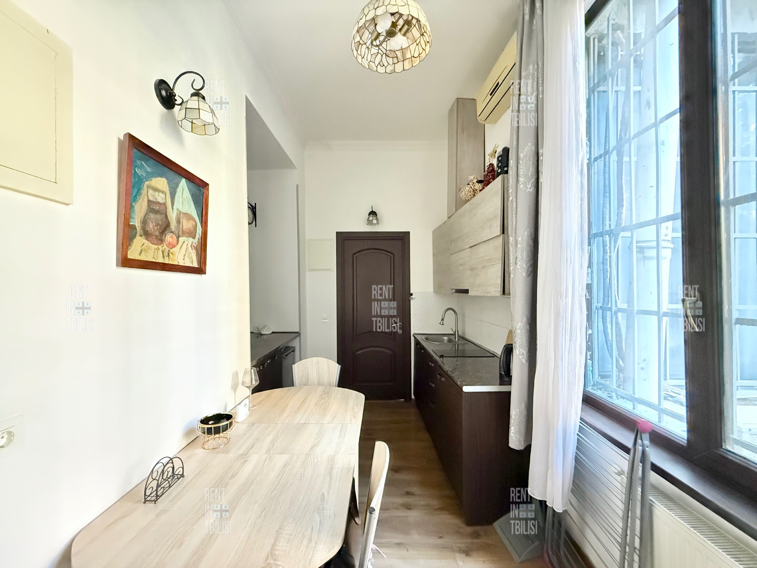 One-Bedroom Apartment Near Liberty Square photo 5 of 8