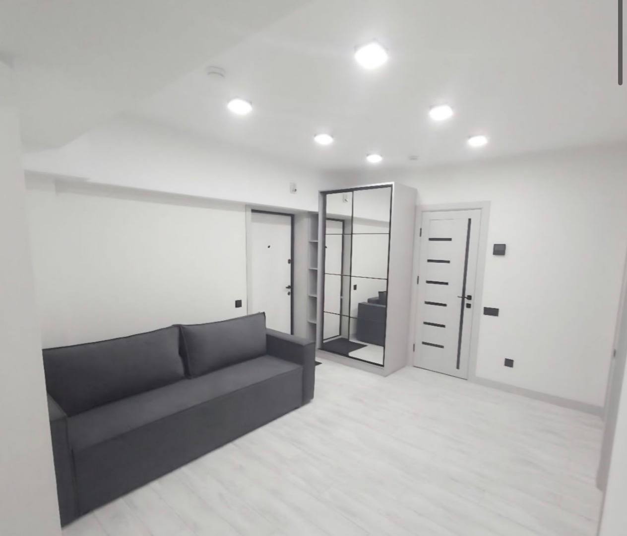 One-Bedroom Apartment with Living Room in Central Chisinau photo 1 of 7