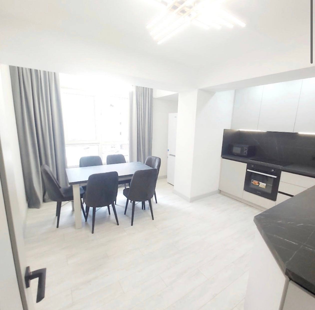 One-Bedroom Apartment with Living Room in Central Chisinau photo 2 of 7