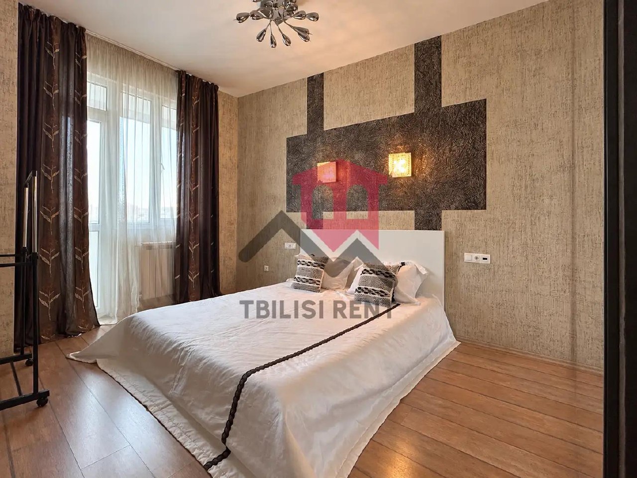 Designer 1-Bedroom Apartment in Vera photo 7 of 8