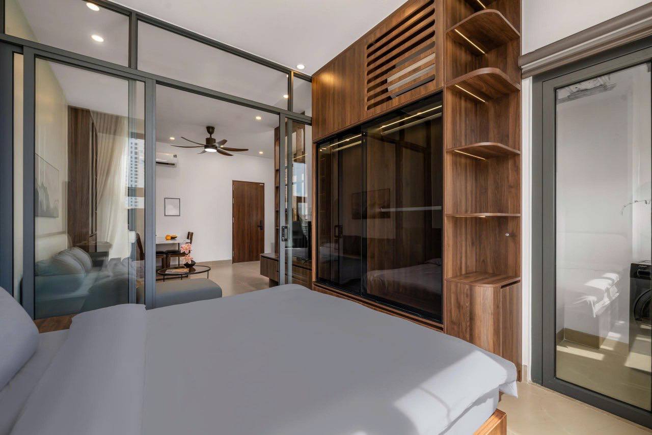 Modern Furnished Apartment with Gym Access photo 8 of 8