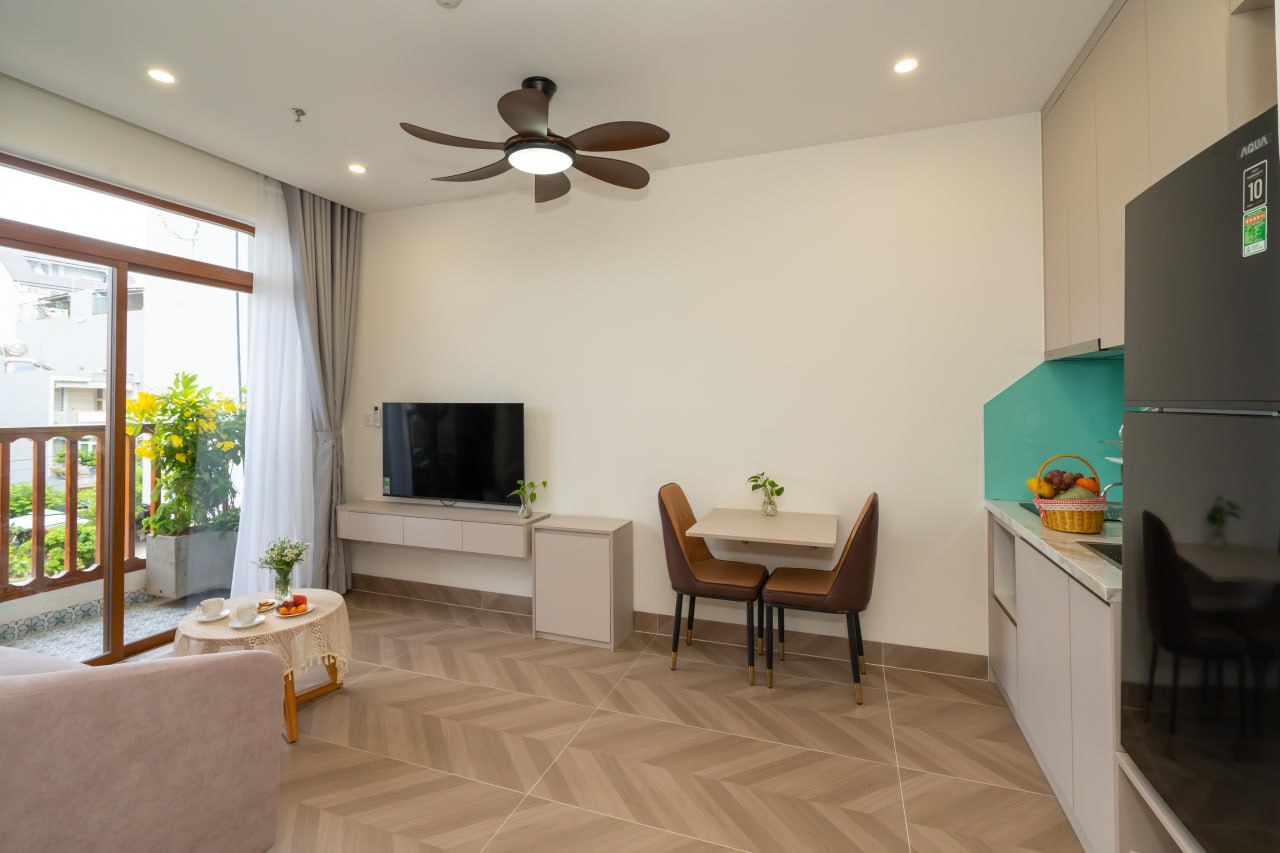 1-Bedroom Apartment in Khue My Dong photo 2 of 8