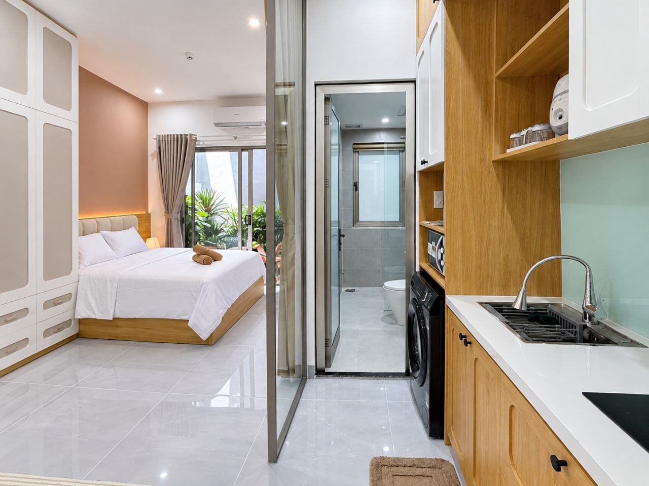 Cozy 1-Bedroom Apartment with Balcony in Phuoc My photo 1 of 6