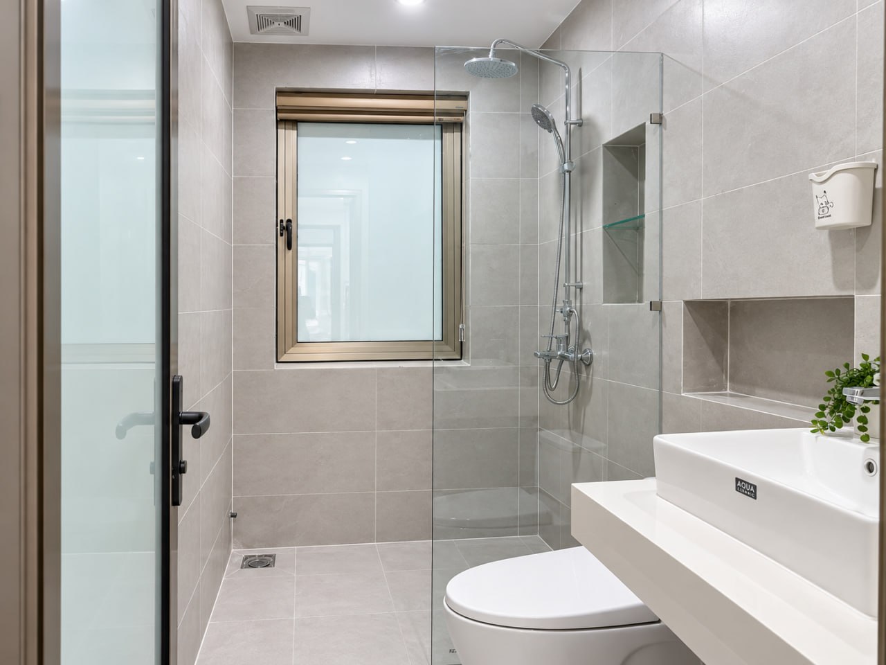 Cozy 1-Bedroom Apartment with Balcony in Phuoc My photo 6 of 6