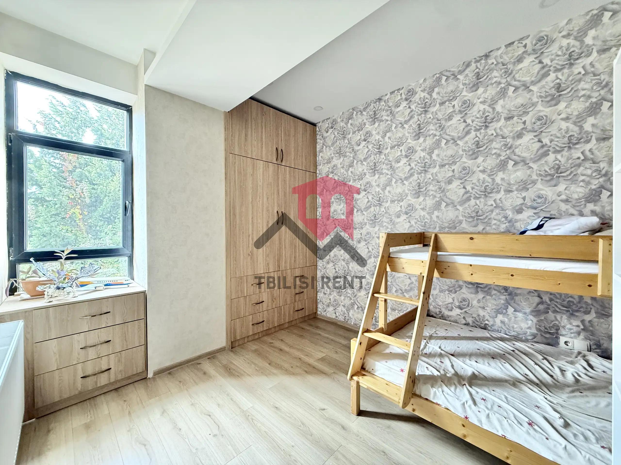Bright 1-Bedroom Apartment Near State University Metro photo 8 of 8