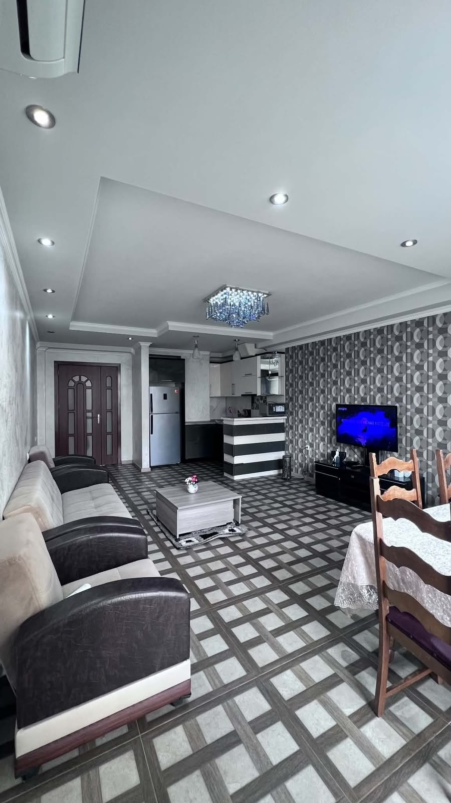 Spacious Two-Bedroom Apartment in Batumi Old Town photo 1 of 8