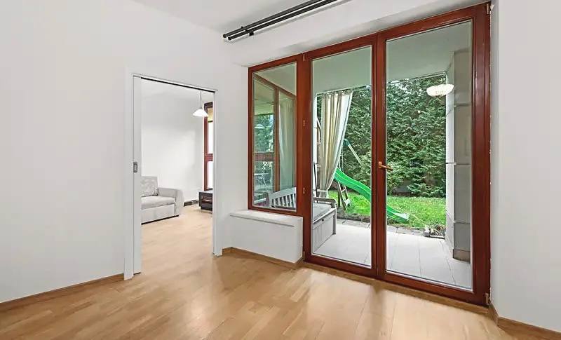 Furnished 2-Bedroom Apartment in Dejvice photo 3 of 8