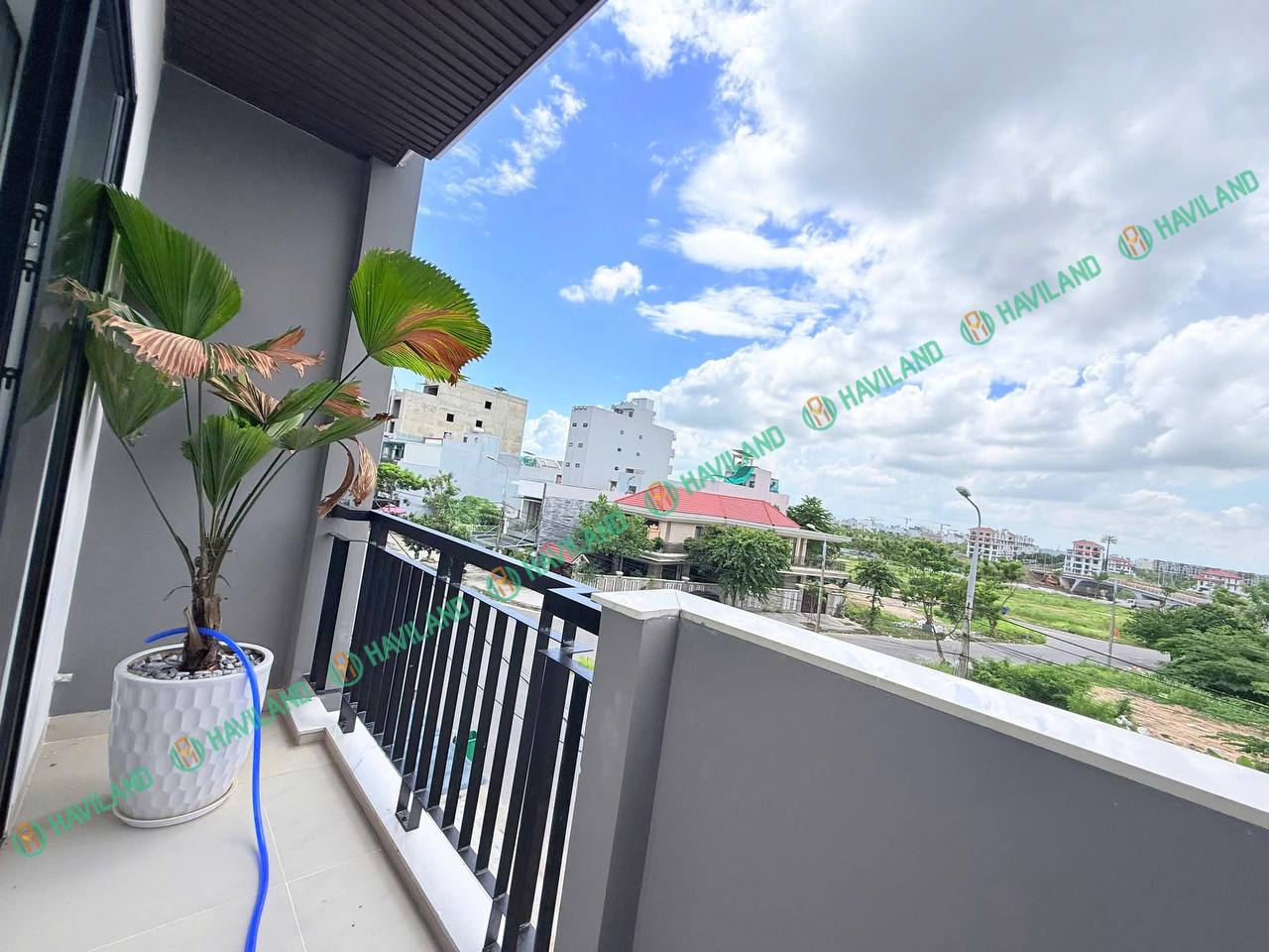 Brand-New 2-Bedroom Apartment in Da Nang photo 8 of 8