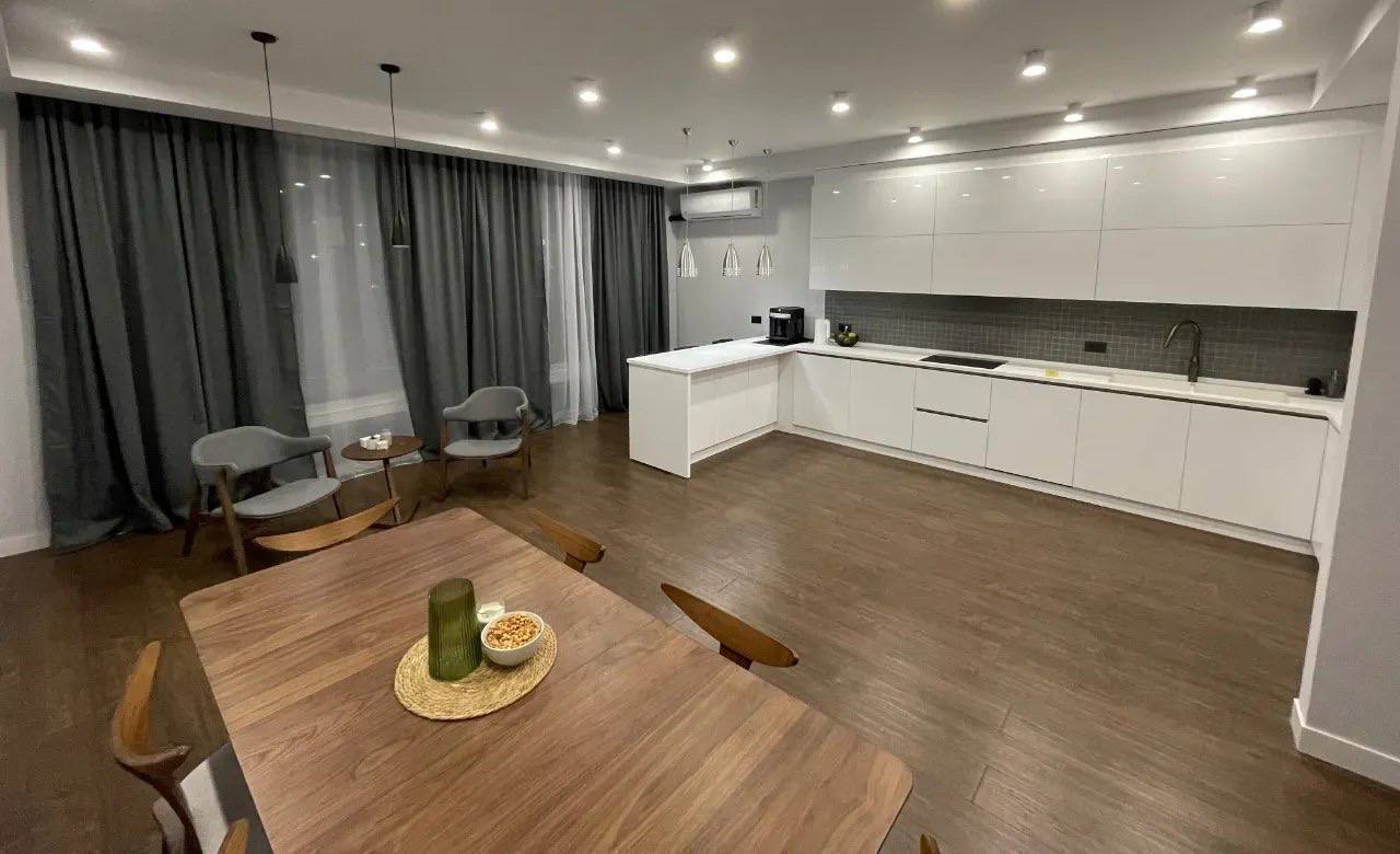 Furnished 4-Room Apartment in Kentron photo 2 of 8