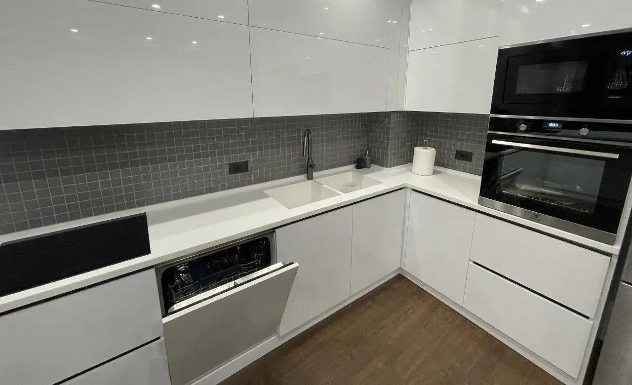Furnished 4-Room Apartment in Kentron photo 4 of 8