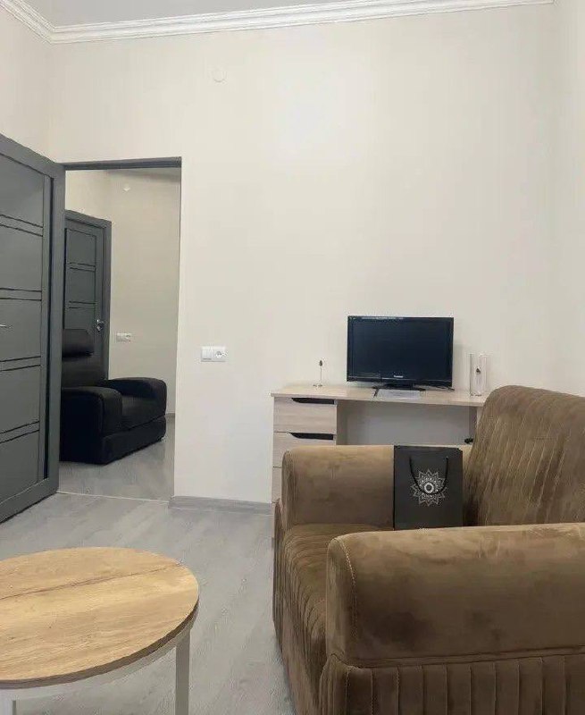 Furnished 3-Room Apartment in Arabkir photo 3 of 8