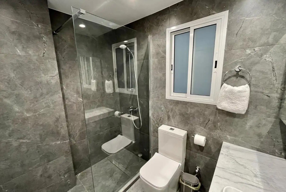 3-Bedroom Seafront Apartment in Agios Tychonas photo 4 of 4