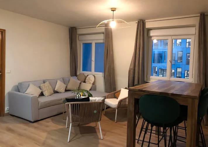 Renovated One-Bedroom Apartment near the Champs-Élysées photo 1 of 8
