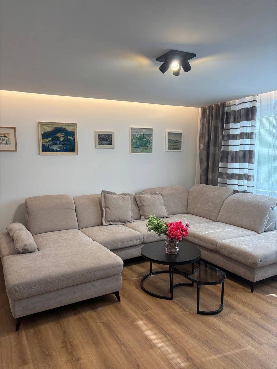 Luxury 2-Bedroom Apartment in Bratislava Old Town photo 1 of 8