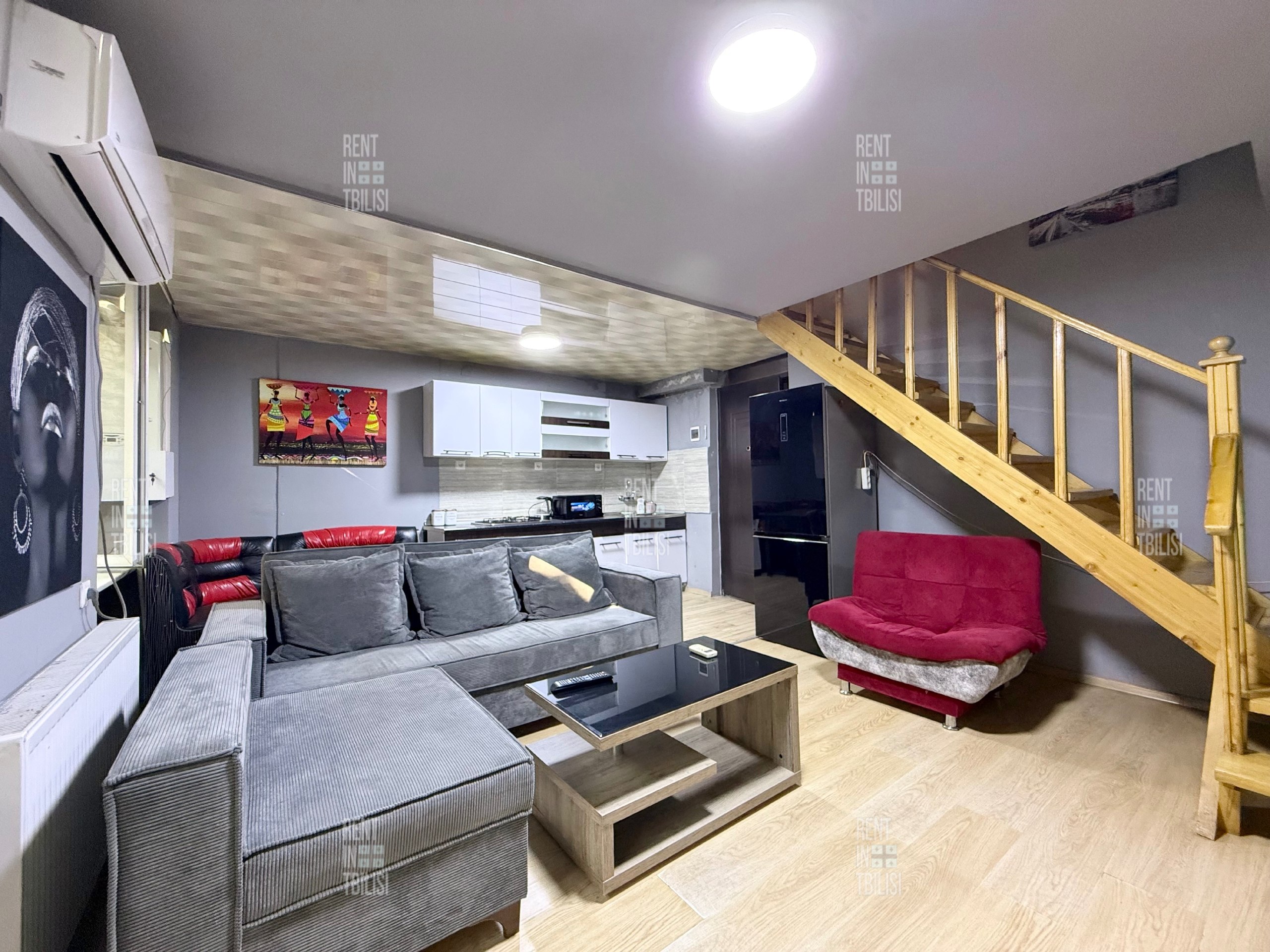 Duplex 2-Bedroom Apartment Near Liberty Square photo 2 of 8