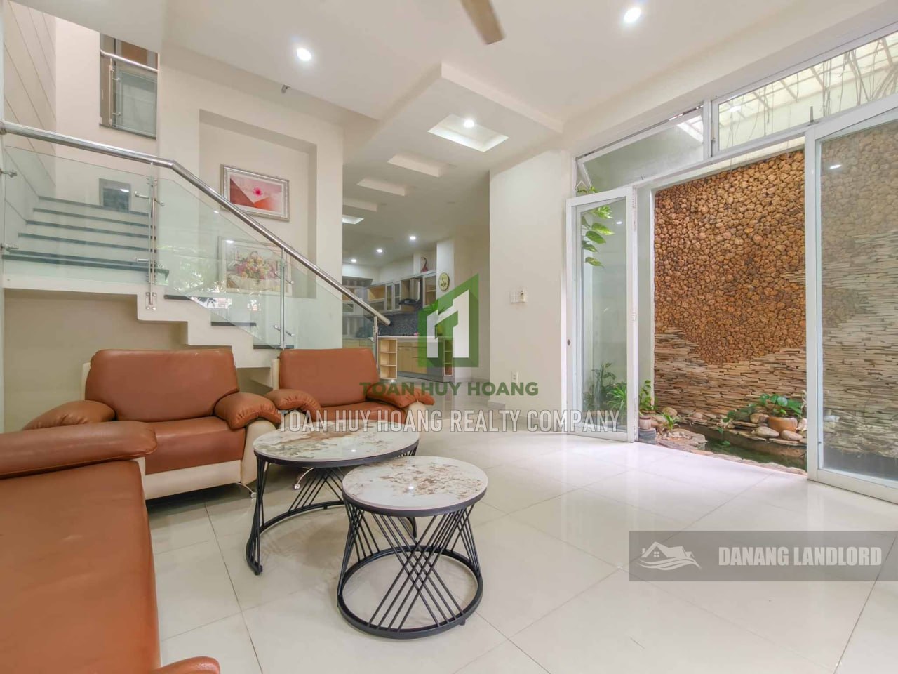 3-Bedroom Two-Story House Near Vincom Plaza photo 3 of 8