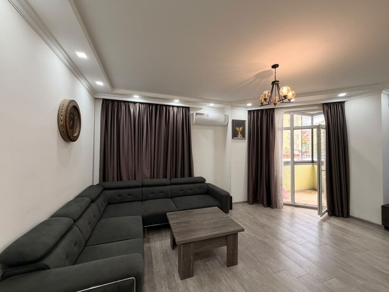 2-Bedroom Apartment on Agmashenebeli Street photo 2 of 6