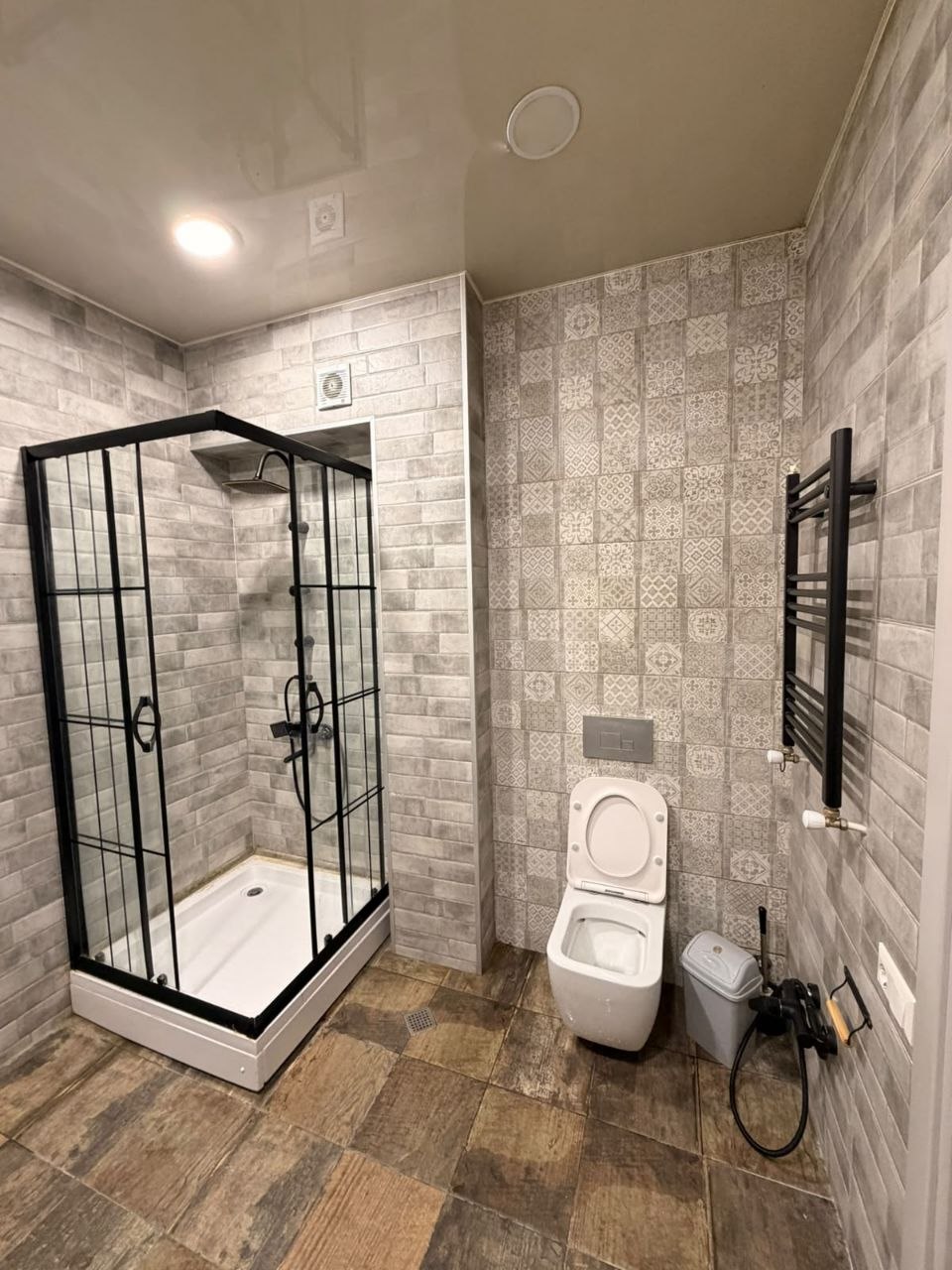2-Bedroom Apartment on Agmashenebeli Street photo 3 of 6