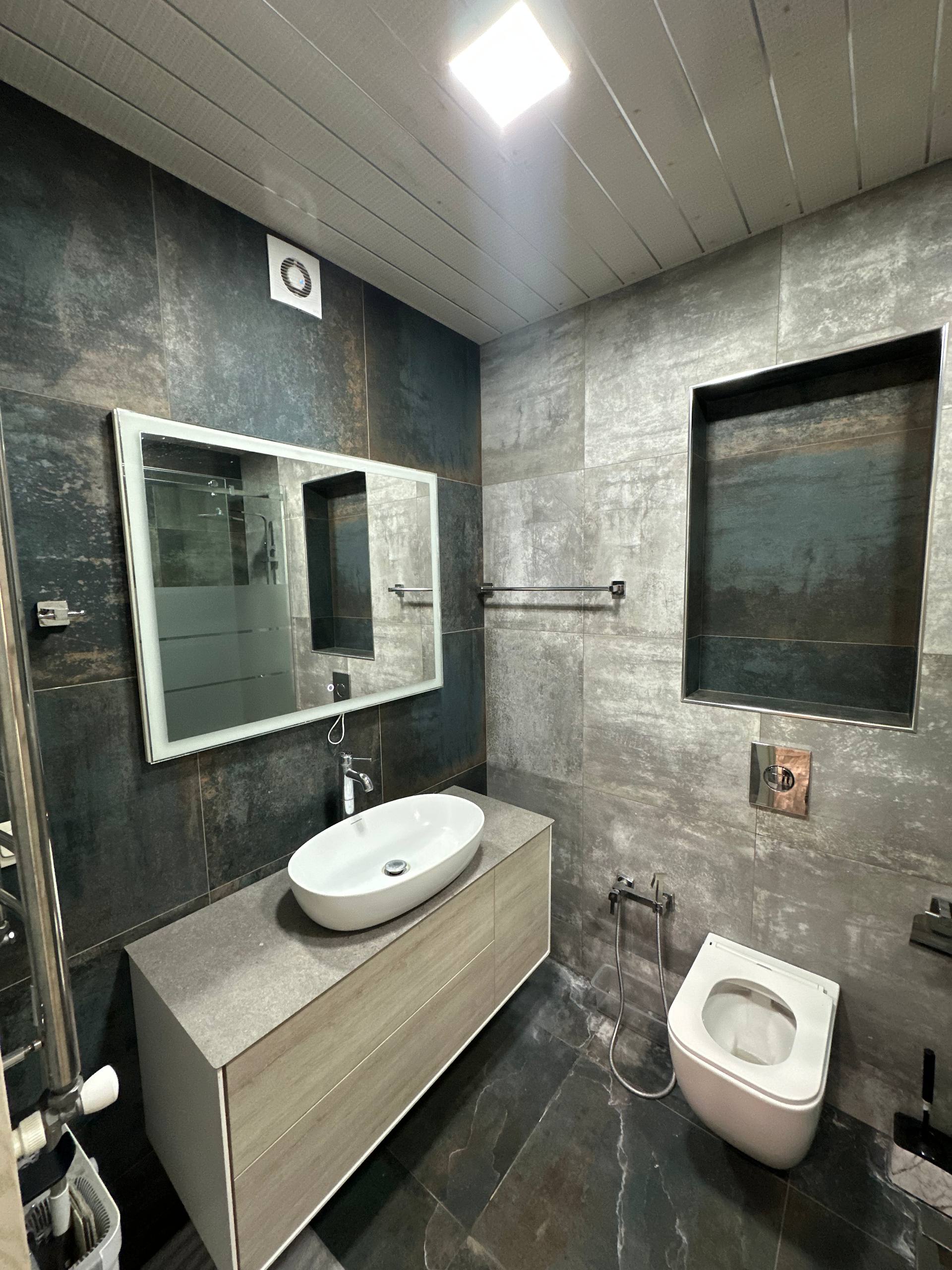 4-Bedroom New-Build Apartment in Achapnyak photo 7 of 8