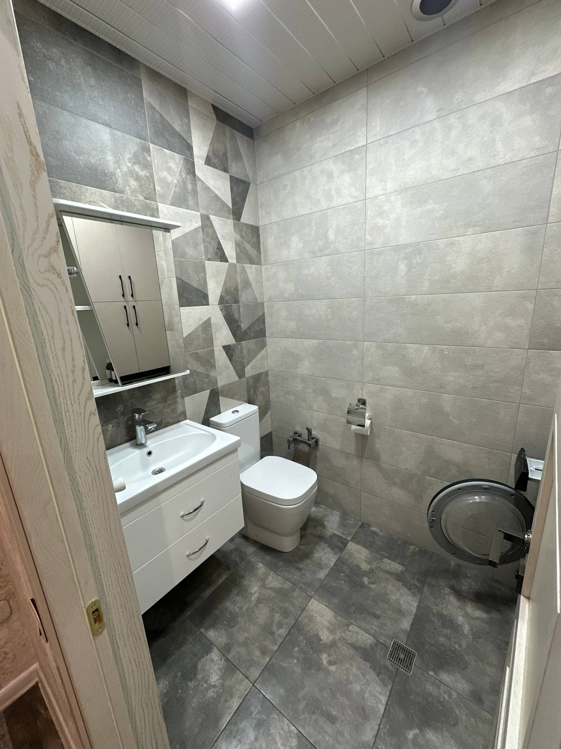 4-Bedroom New-Build Apartment in Achapnyak photo 8 of 8