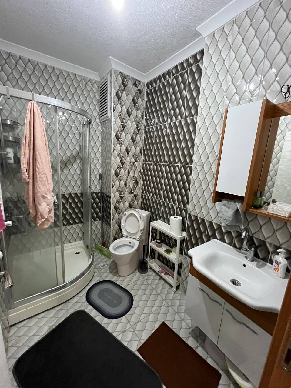 Furnished 2-Bedroom Apartment in Kavaklı, Beylikdüzü photo 2 of 8