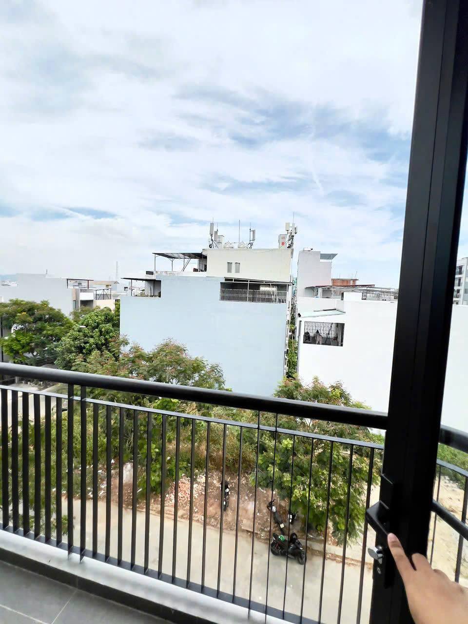 1-Bedroom Apartment in Ngu Hanh Son photo 1 of 8