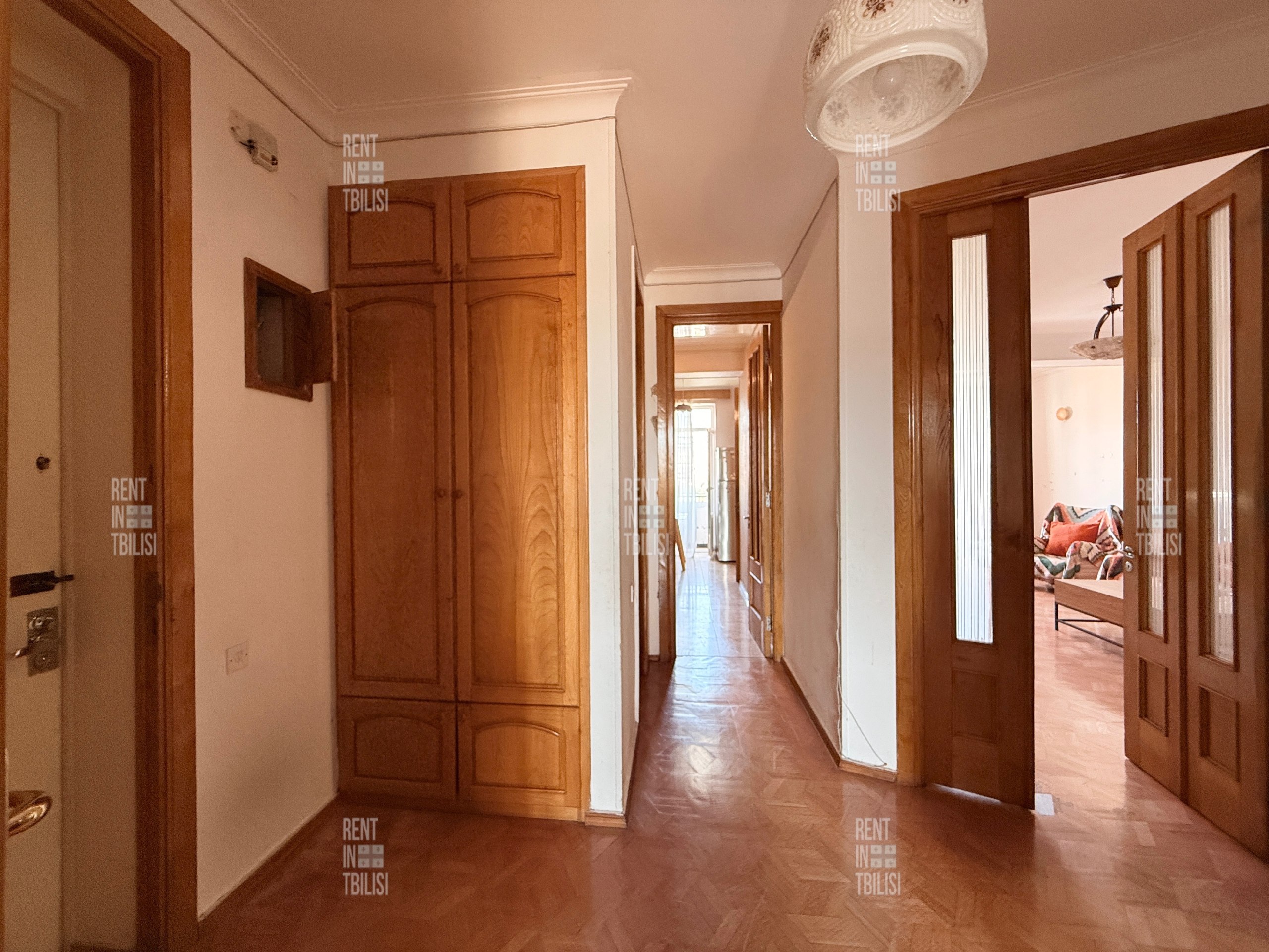 3-комнатная квартира в аренду в Вере photo 3 of 8