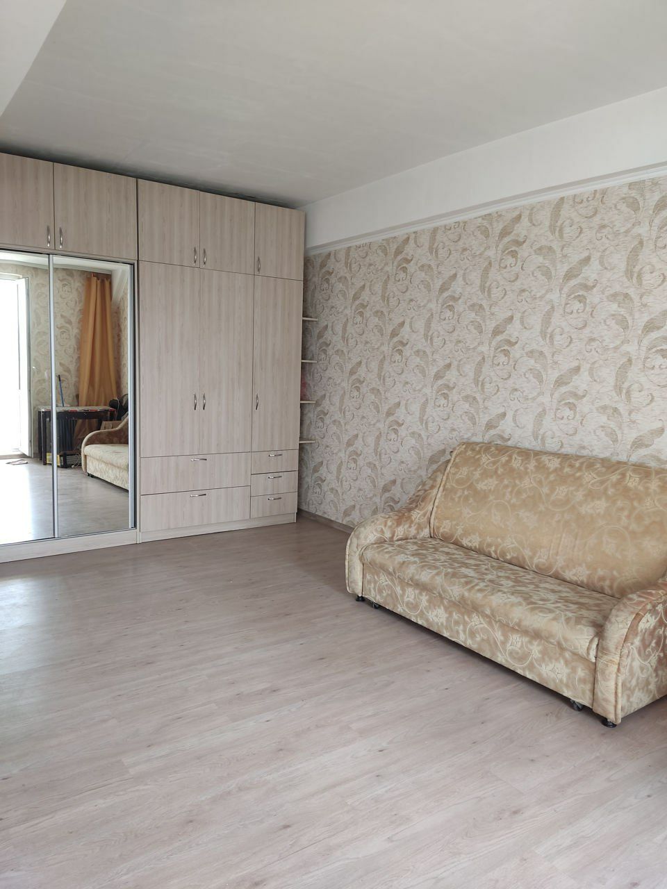 One-Room Apartment in Central Chisinau photo 1 of 6
