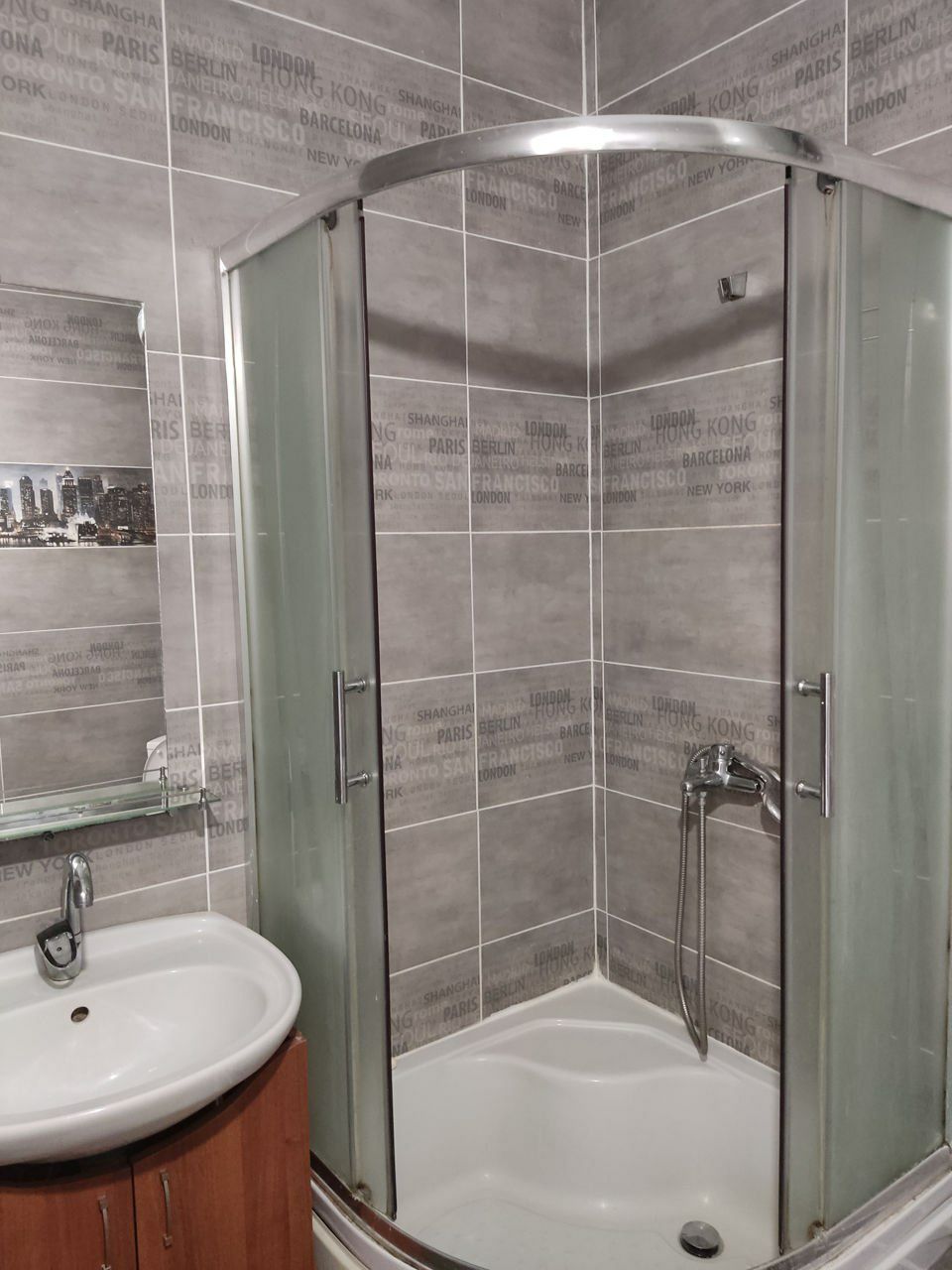One-Room Apartment in Central Chisinau photo 5 of 6