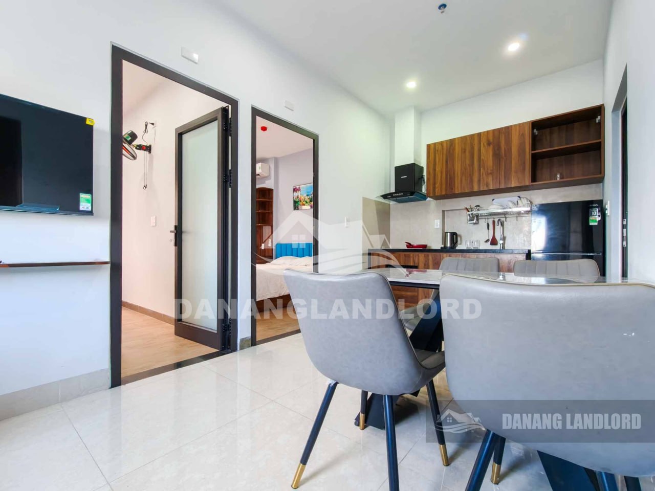 Furnished 2-Bedroom Apartment Near My Khe Beach photo 1 of 8