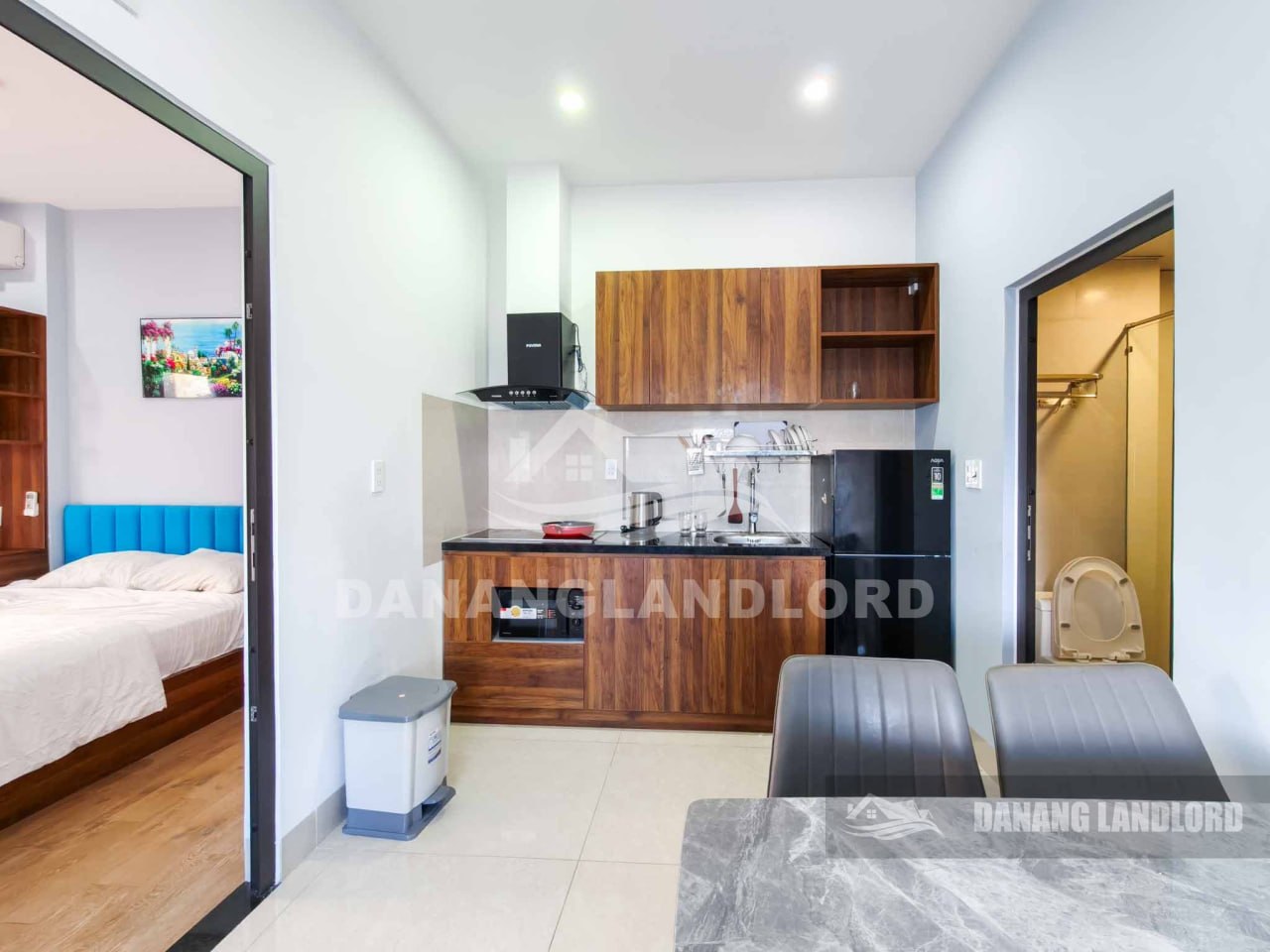 Furnished 2-Bedroom Apartment Near My Khe Beach photo 5 of 8
