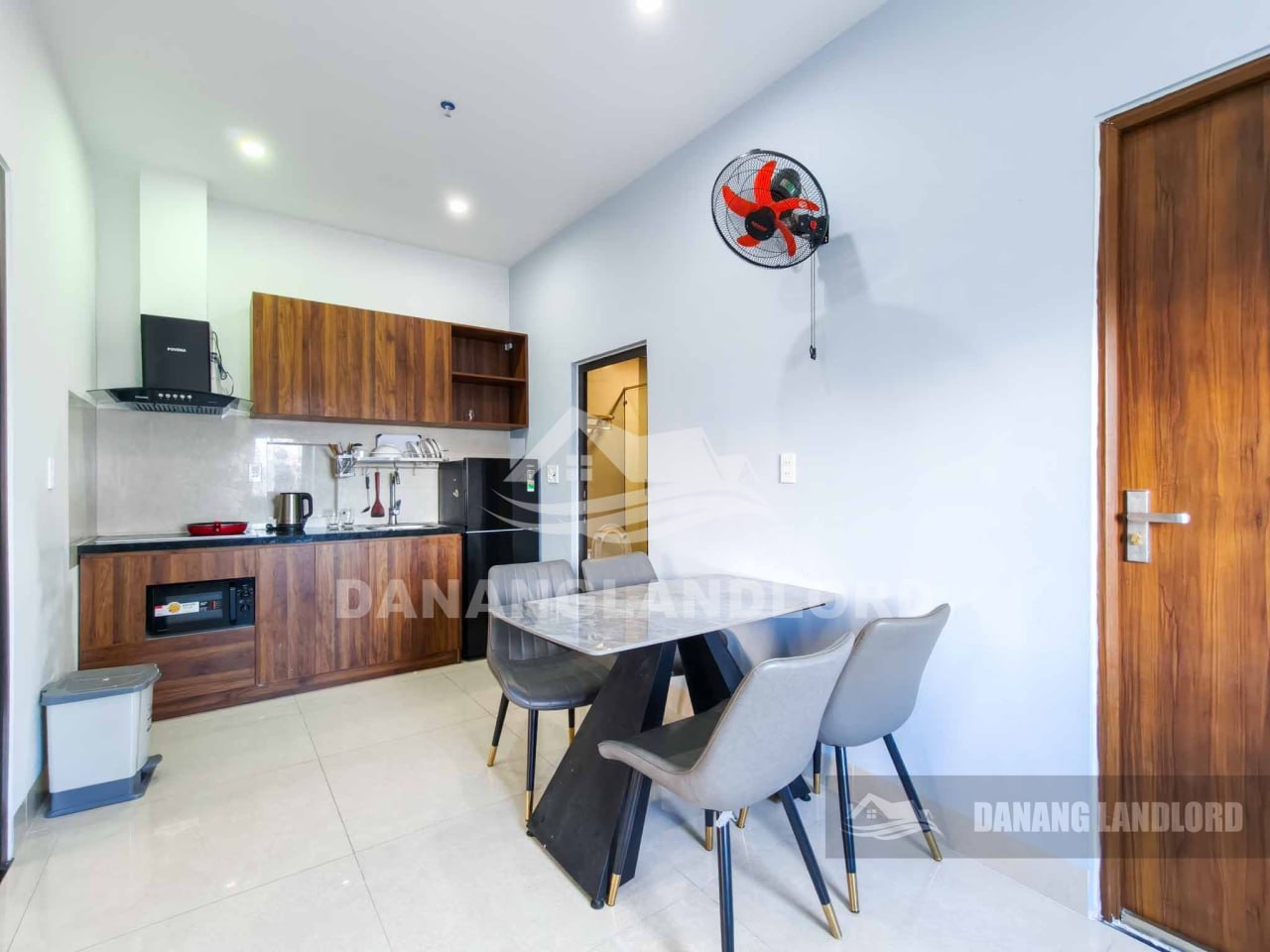 Furnished 2-Bedroom Apartment Near My Khe Beach photo 7 of 8
