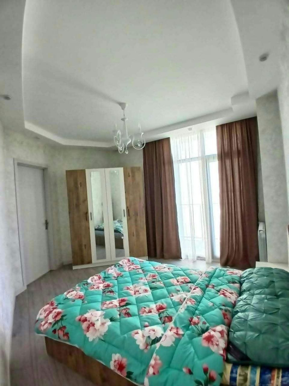 3-Bedroom Apartment in Lux Tower photo 4 of 8