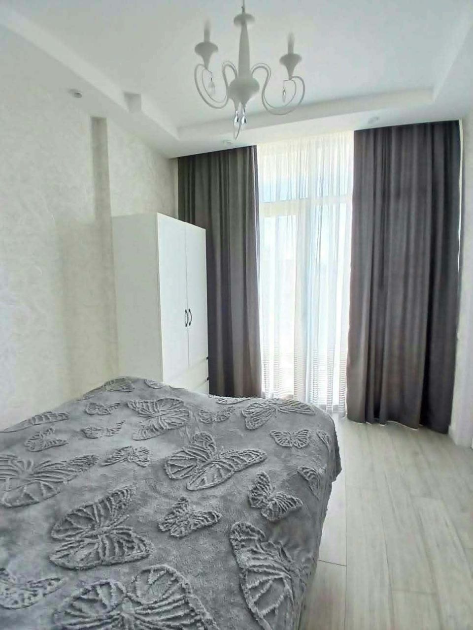 3-Bedroom Apartment in Lux Tower photo 6 of 8