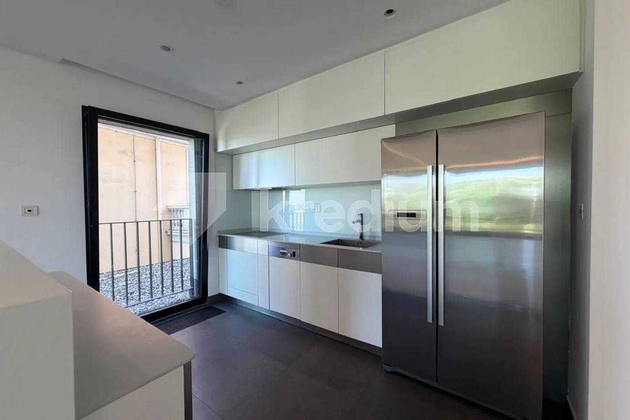 3-Bedroom Apartment on Pariska Street photo 3 of 7