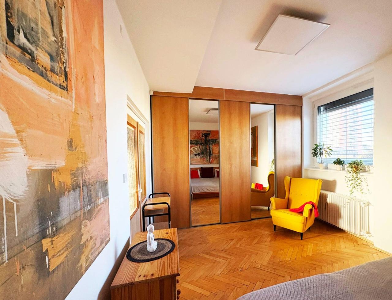 Furnished Apartment with Large Terrace photo 3 of 8