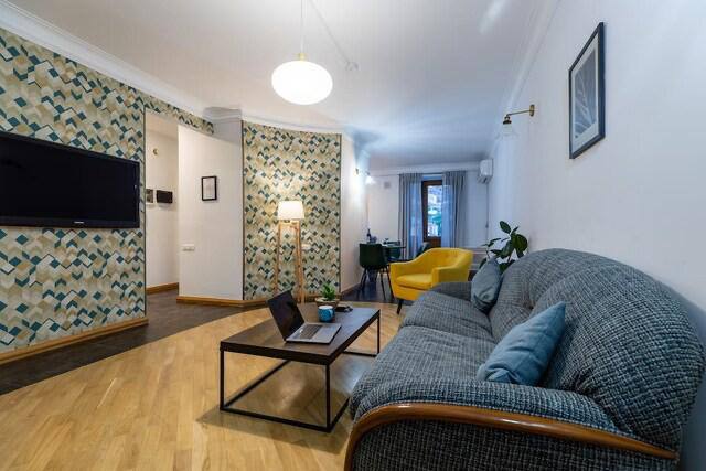 Furnished 3-Room Apartment in Arabkir photo 1 of 8