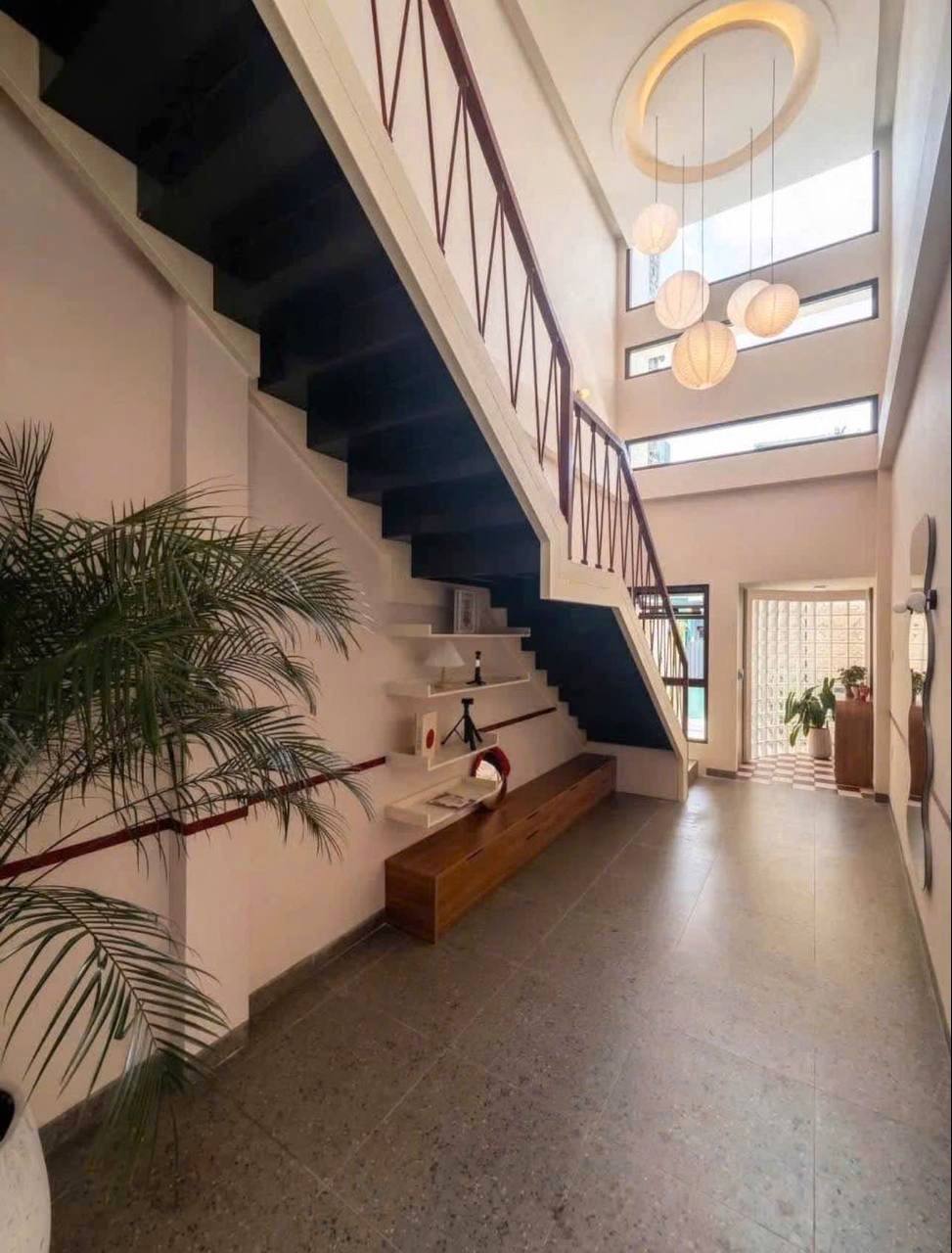 3-Storey House with 4 Bedrooms photo 4 of 8