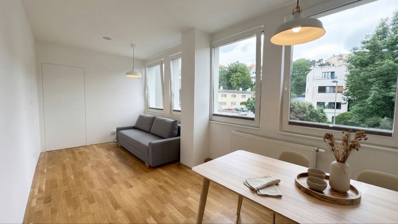 Furnished 1-Bedroom Apartment with Rooftop Terrace photo 4 of 7