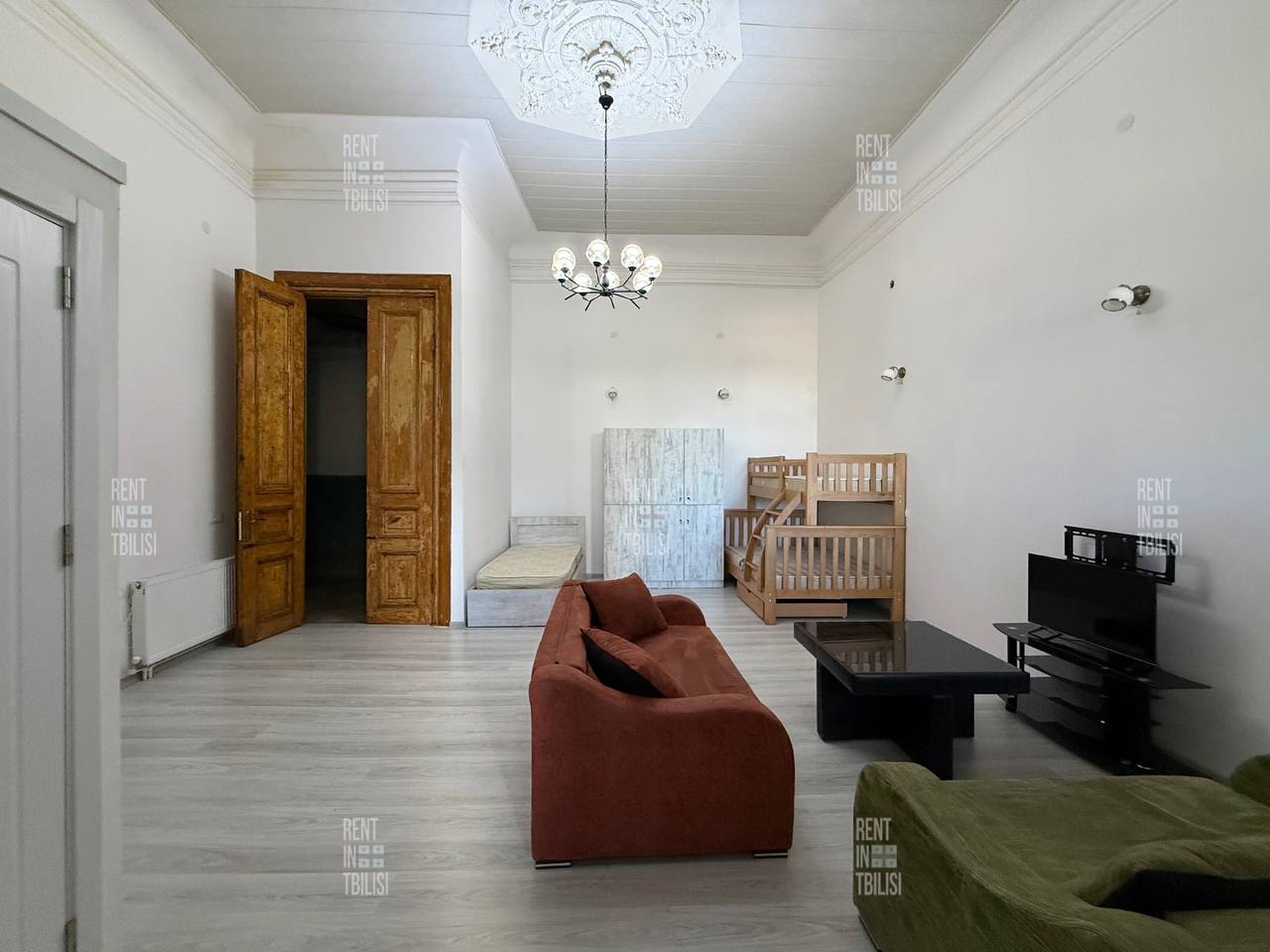 One-Bedroom Apartment in Sololaki photo 3 of 8