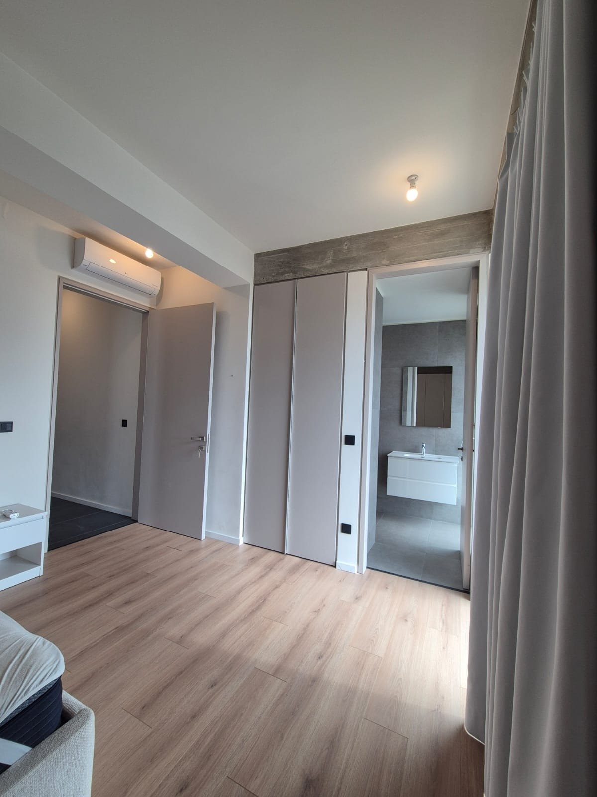 Furnished 2-Bedroom Apartment in Mesa Geitonia photo 8 of 8