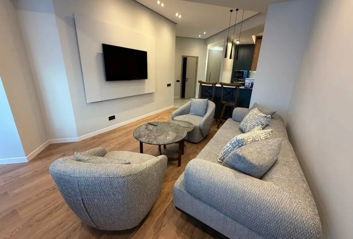 Furnished 3-Bedroom Apartment in Arabkir photo 1 of 8