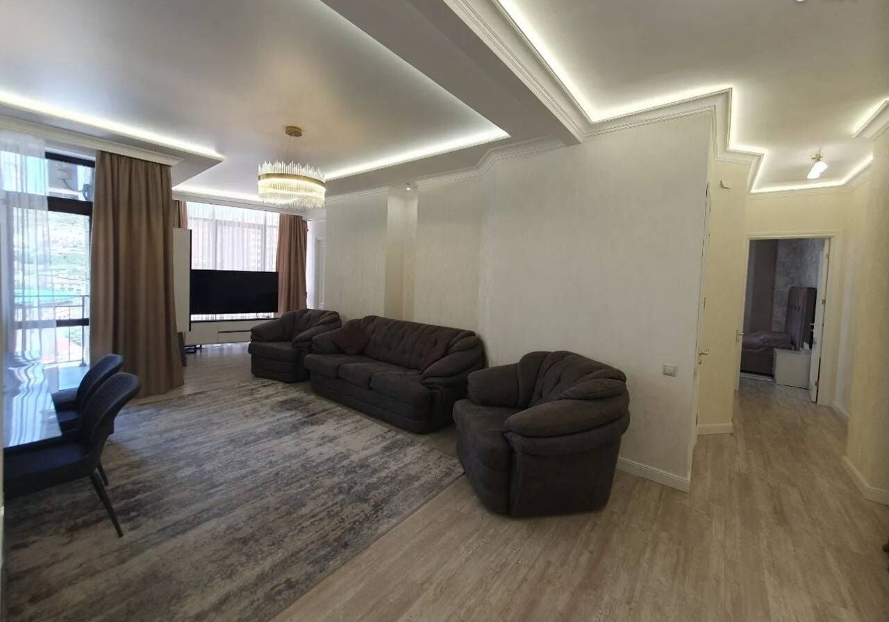 Furnished 3-Room Apartment in Kentron photo 1 of 8