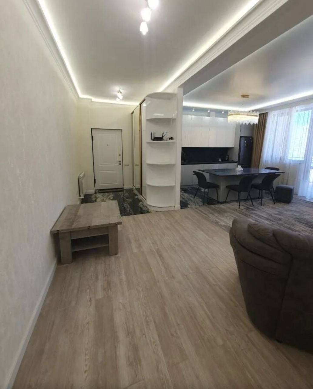 Furnished 3-Room Apartment in Kentron photo 3 of 8