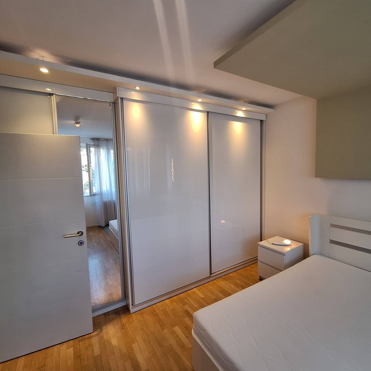 One-Bedroom Apartment in Novi Beograd photo 1 of 8