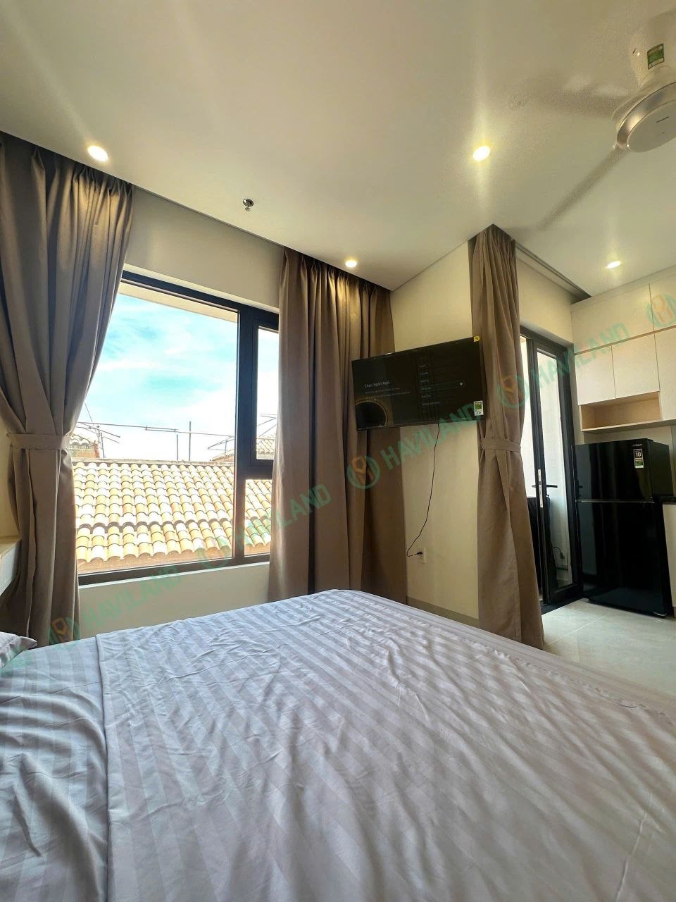 Modern Furnished Studio at Sun Cosmo Residence photo 2 of 8