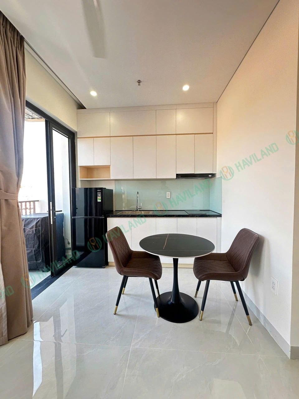 Modern Furnished Studio at Sun Cosmo Residence photo 7 of 8