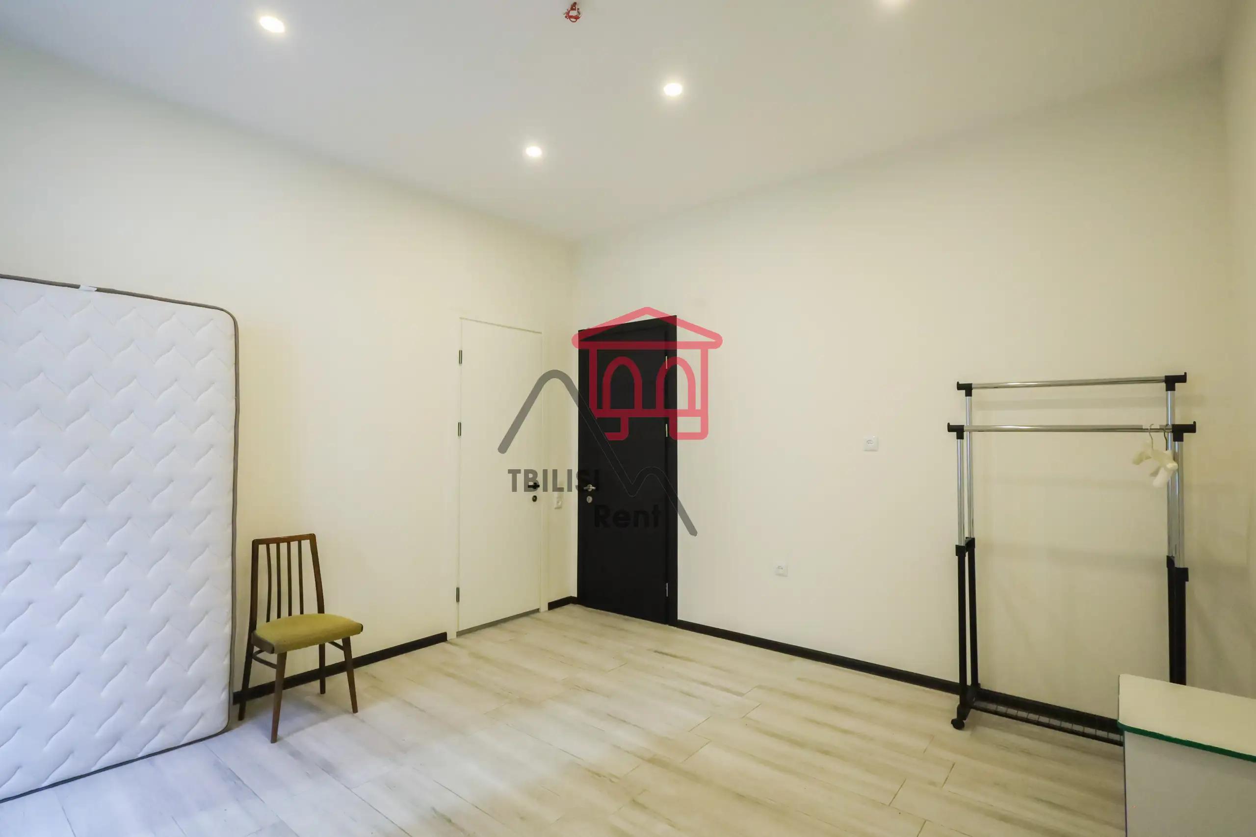 Spacious 5-Bedroom Apartment Near Rustaveli Metro photo 7 of 8