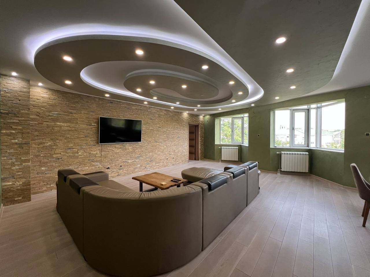4-Bedroom Apartment on Kneza Viseslava Street photo 1 of 8