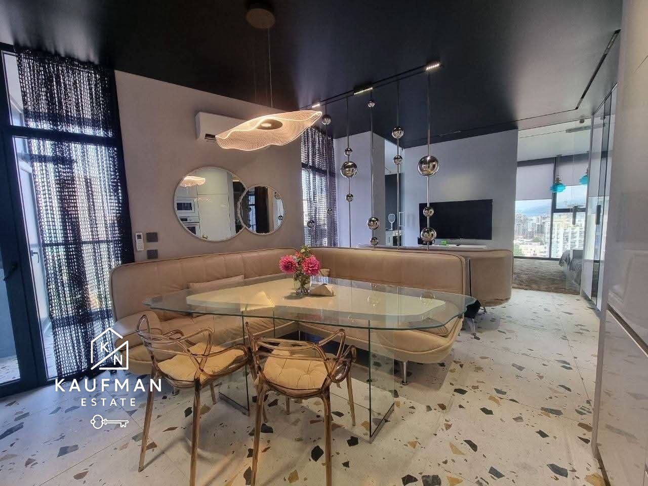 2-Bedroom Apartment with Sea and Mountain Views photo 1 of 6